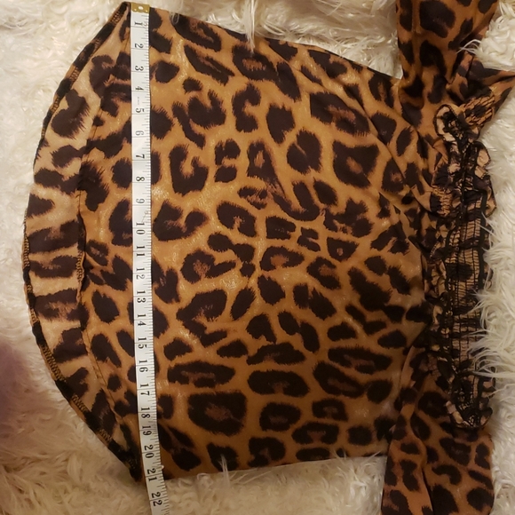 LEOPARD OFF THE SHOULDER TOP - Picture 8 of 8